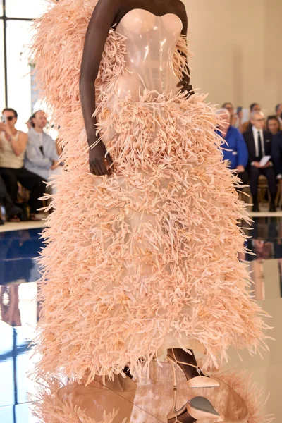 Look 80